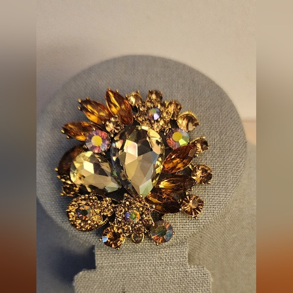 Fashion Jewelry Jewelry - RHINESTONE EUC FAUX VINTAGE STYLE WEDDING BROOCH